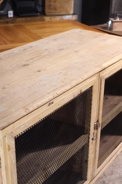 meuble de metier ancien de magasin ideal en ilot central de cuisine